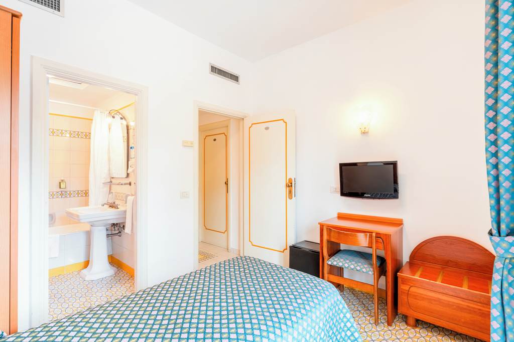NAP_73273_Hotel_Eliseo_Park's_0424_16.jpg