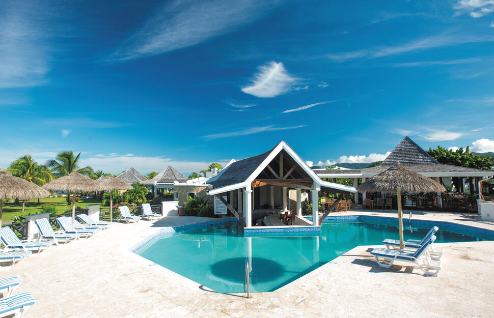 Coyaba-Beach-Resort-5.jpg