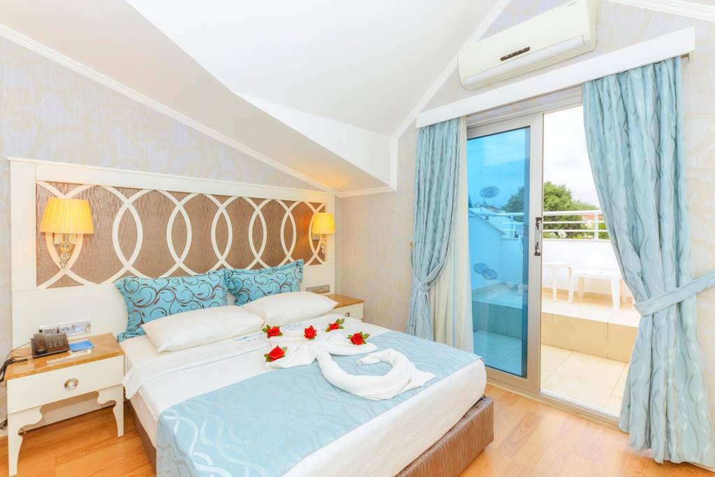DLM_75707_Ocean_Blue_Hotel_0817_19.jpg