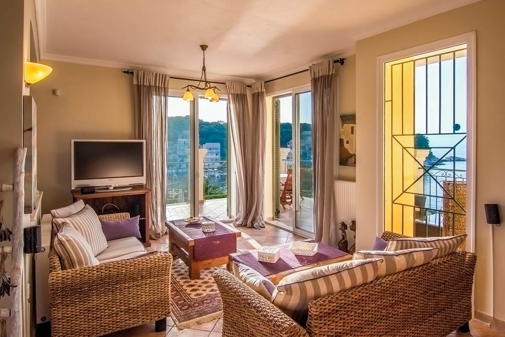 CFU_84360_Villa_Aphrodite_Kassiopi_1022_03.jpg