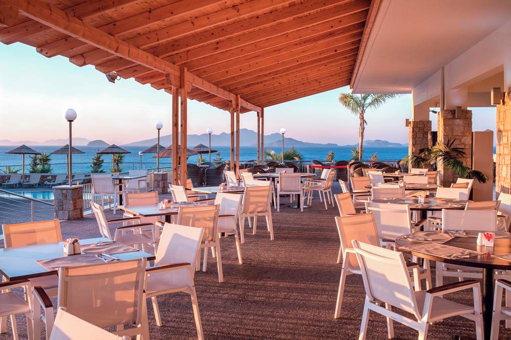 KGS_73978_Grand_Blue_Beach_Hotel_1023_01.jpg