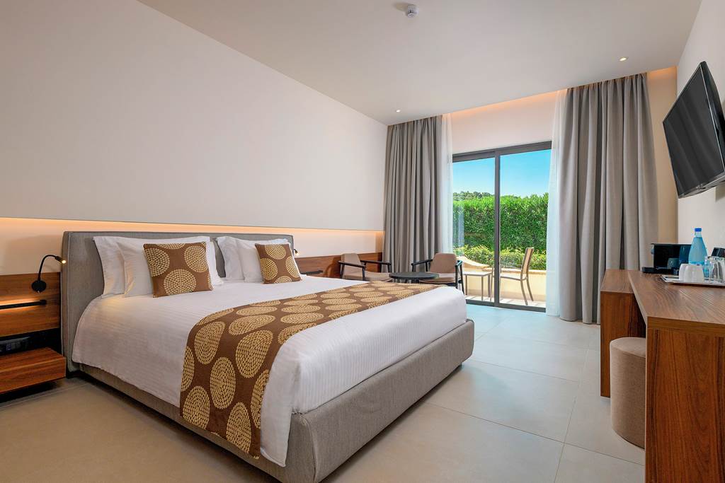 RHO_83378_Ixian_Grand_&_Al_Suites_0623_03.jpg