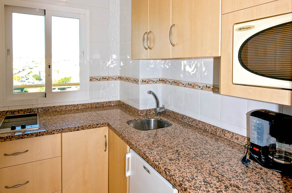 AGP_78099_Stella_Maris_Apts_0318_06.jpg