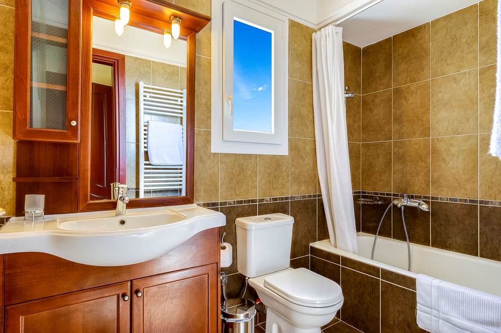 EFL_75470_Villa_Argostoli_Bay_0317_14.jpg