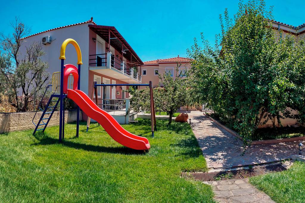 MJT_86305_Yakinthos_Garden_1223_46.jpg