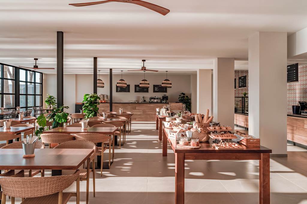 PMI_69698_Cooks_Club_Calvia_Beach_0723_01.jpg