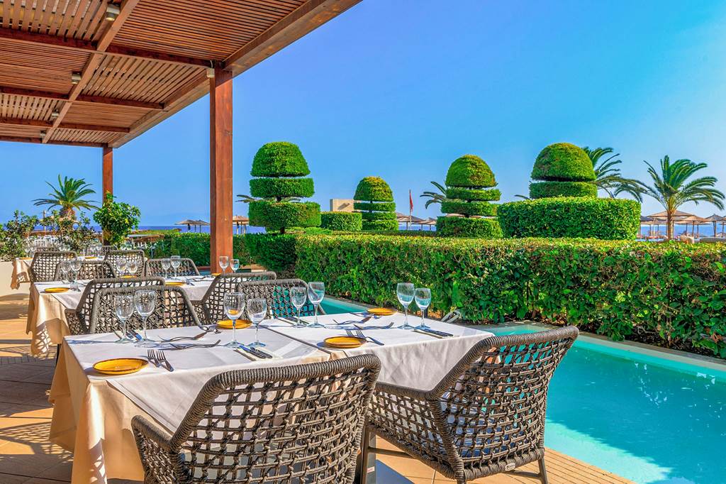 RHO_83378_Ixian_Grand_&_All_Suites_1024_08.jpg