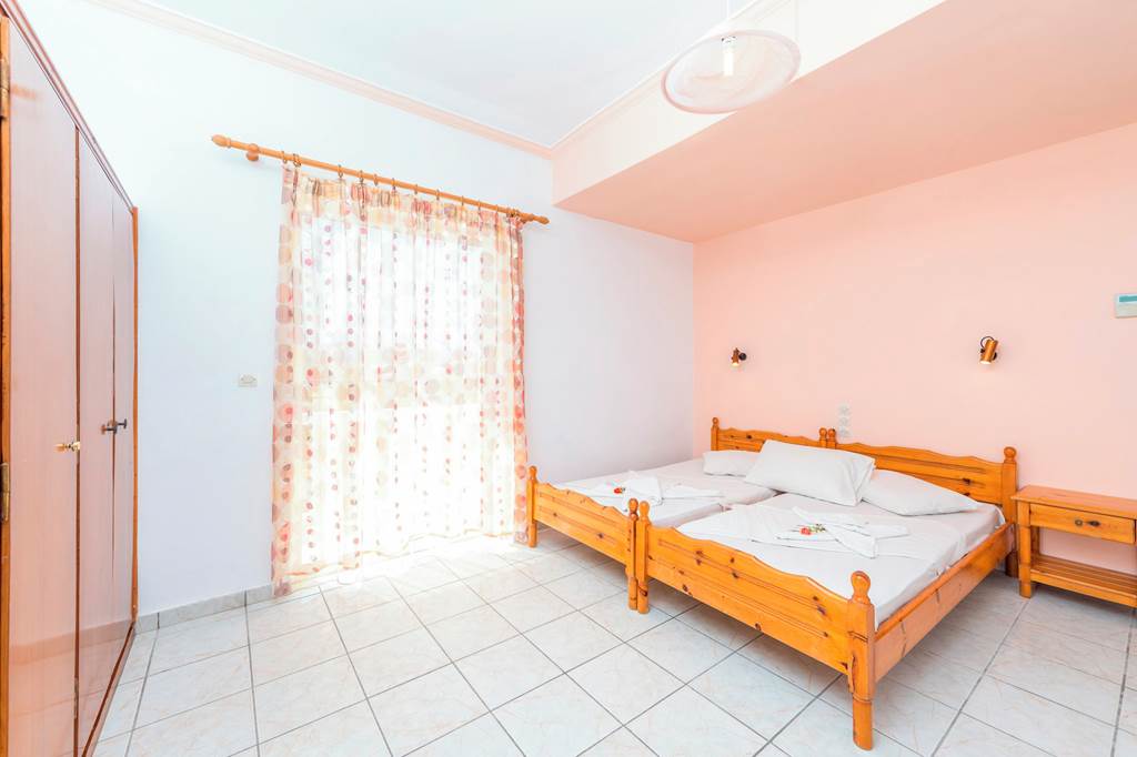 ZTH_82623_Athina_Apartments_Kalamaki_1220_05.jpg