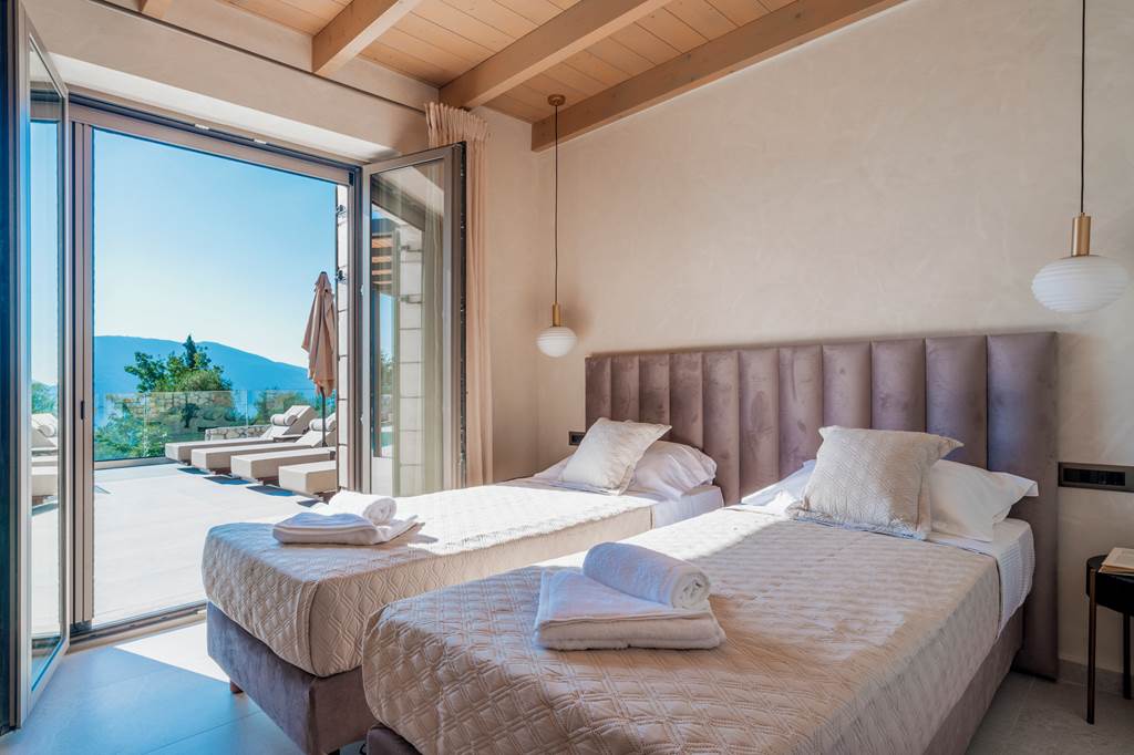 EFL_88060_Villa_Thalassa_Kefalonia_0924_02.jpg
