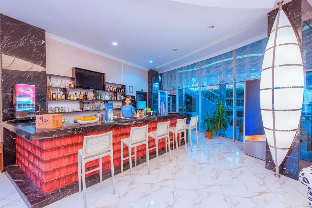 DLM_75707_Ocean_Blue_Hotel_0817_25.jpg