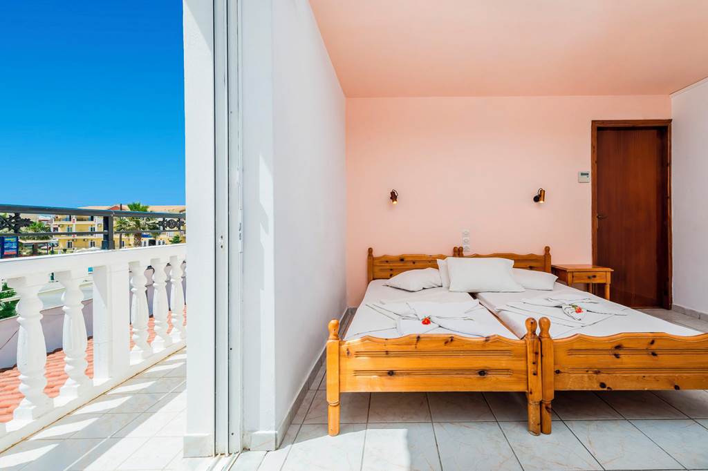 ZTH_82623_Athina_Apartments_Kalamaki_0724_06.jpg