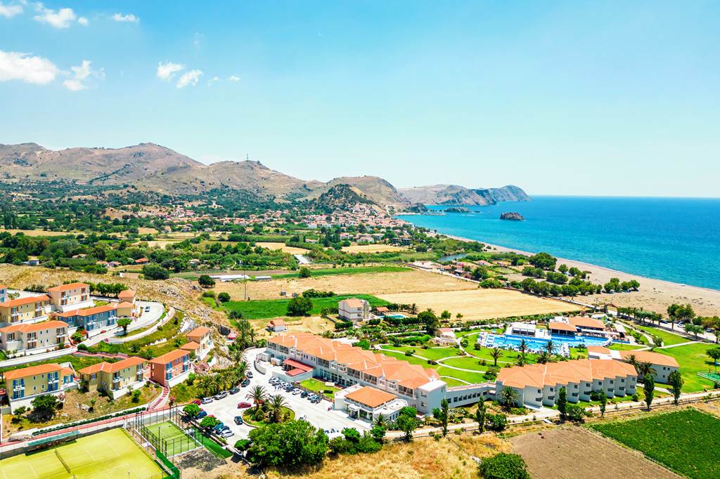 MJT_83267_Aeolian_Village_Hotel_1223_02.jpg