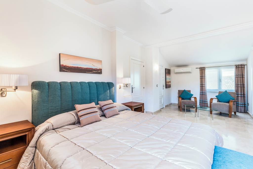 ALC_85425_Villa_Las_Brisas_86_0523_08.jpg