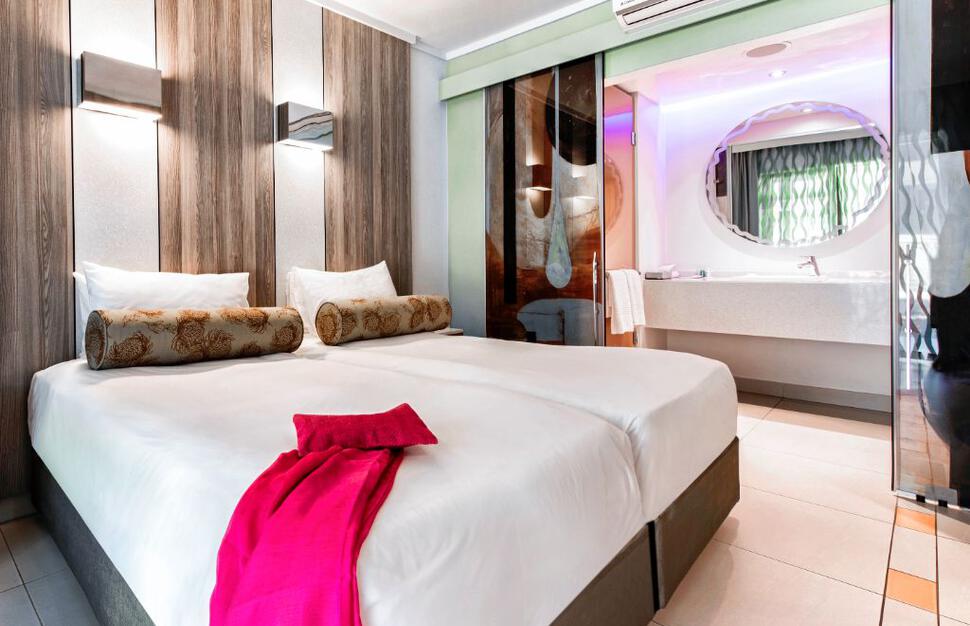 Sun-City-Cabanas-3.jpg