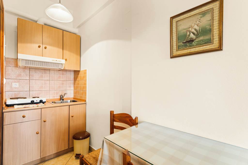 KLX_84197_Manivrahos_Studios_&_Apartments_0822_03.jpg