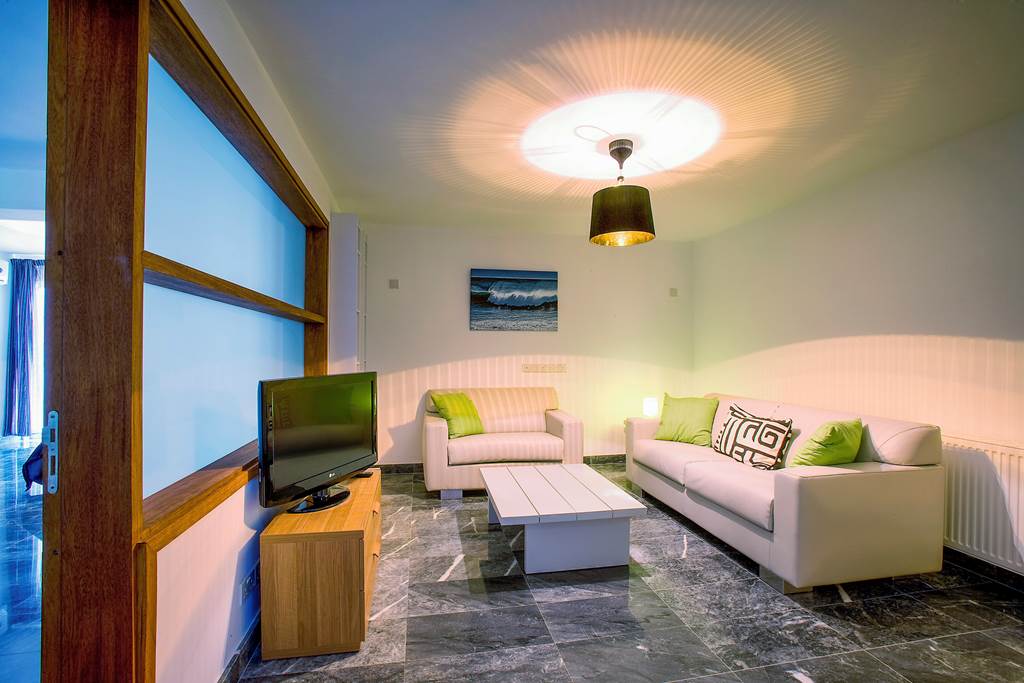 PFO_87127_Villa_Cyan_Paphos_0124_03.jpg