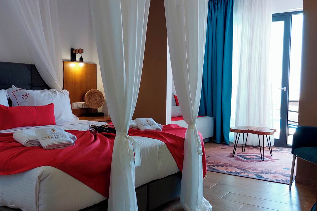 ZTH_83350_Cavo_Orient_Beach_Hotel_0822_01.jpg