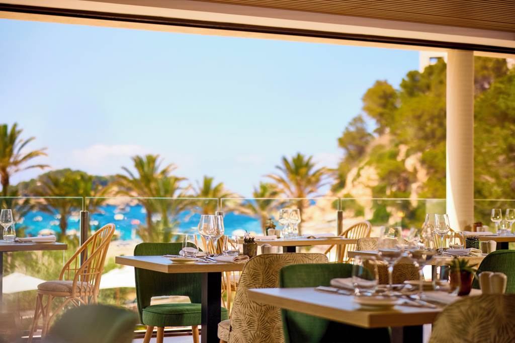 IBZ_78023_Cala_San_Miguel_The_Club_Curio_Collection_by_Hilton_0125_11.jpg