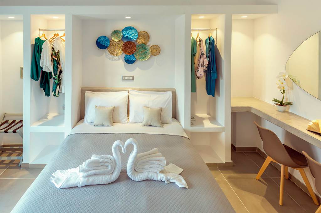 JTR_83209_Perissa_Bay_Hotel_0523_22.jpg