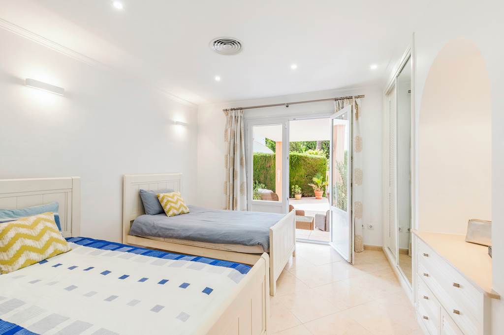 ALC_85427_Villa_Las_Brisas_98_0523_09.jpg