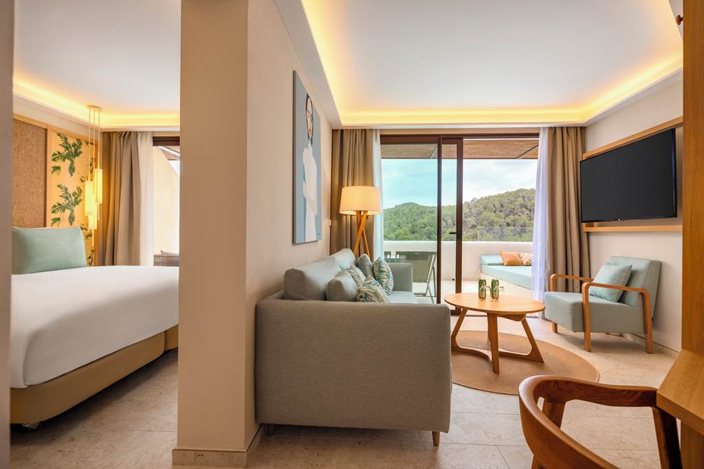 IBZ_71892_Cala_San_Miguel_Hotel_Ibiza_Curio_Collection_by_Hilton_0824_26.jpg