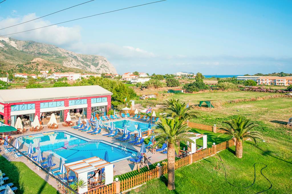 ZTH_81235_Costas_Apartments_1019_01.jpg