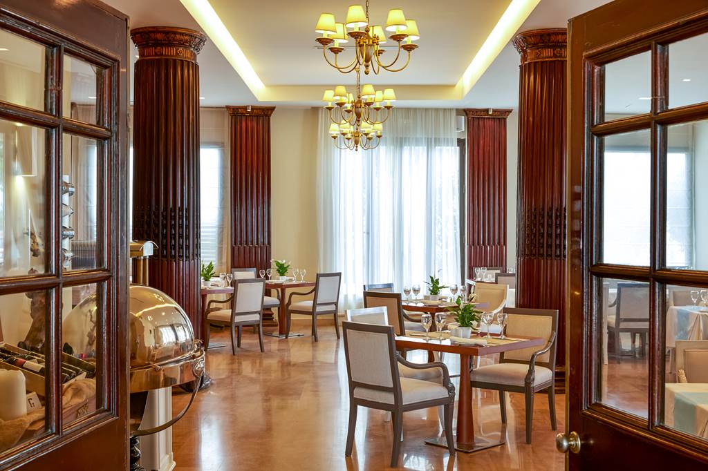 CFU_69316_Mayor_Mon_Repos_Palace_Art_0917_09.jpg
