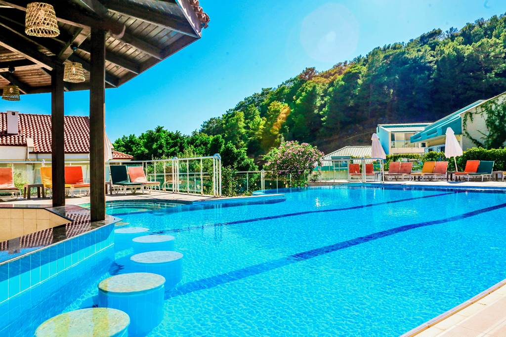 DLM_88641_Sertil_Deluxe_Tropical_Suites_1224_13.jpg