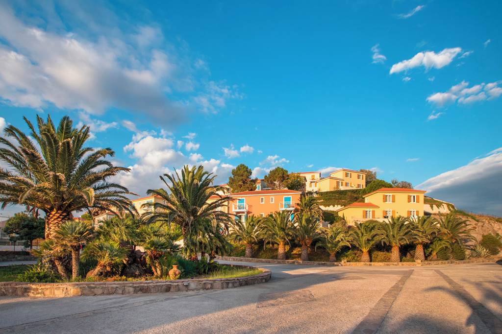 MJT_83267_Aeolian_Village_Hotel_1223_12.jpg