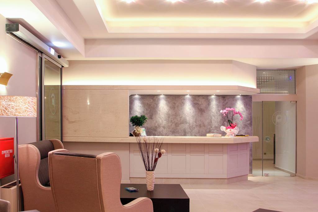 KLX_84532_Achilles_Hotel_1222_01.jpg