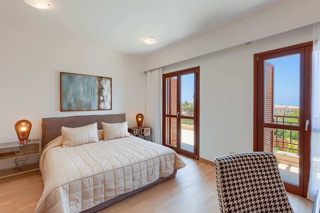 PFO_88020_Elite_Superior_Five_Bedroom_Villa_with_Private_Pool_GV05_0824_03.jpg