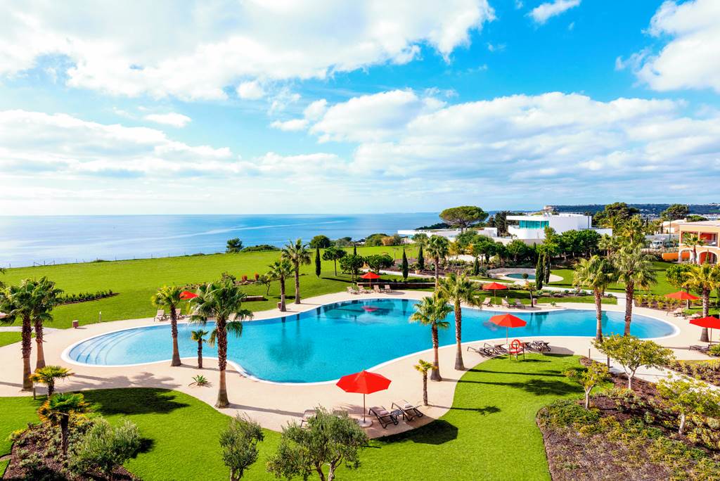 FAO_73639_Cascade_Wellness_&_Lifestyle_Resort_0519_09.jpg