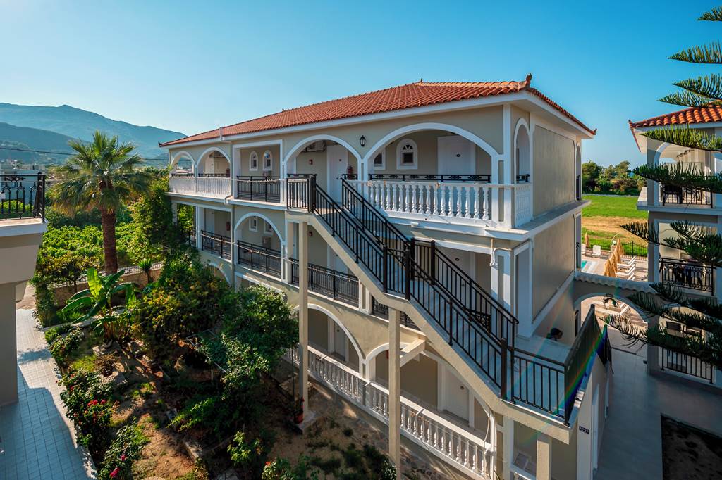 ZTH_82623_Athina_Apartments_Kalamaki_0724_03.jpg