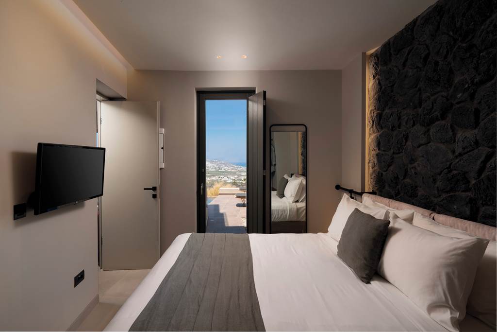 JTR_88552_Apikia_Santorini_Suites_1024_11.jpg