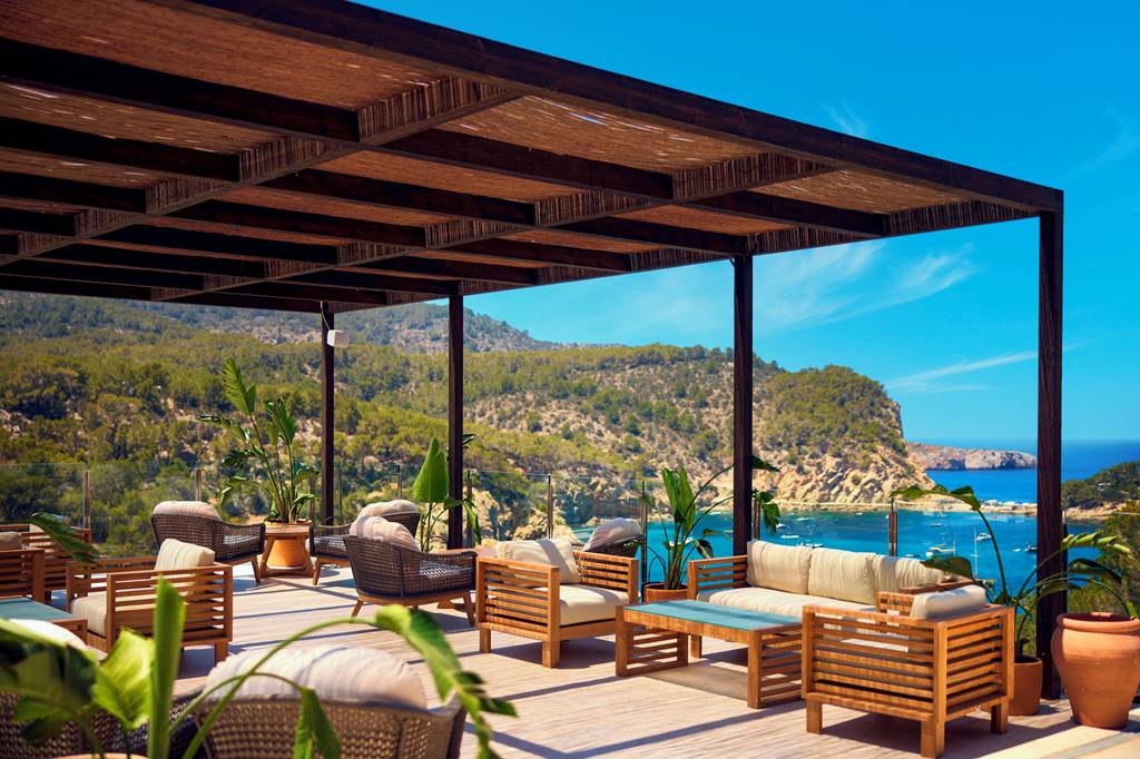 IBZ_71892_Cala_San_Miguel_Hotel_Ibiza_Curio_Collection_by_Hilton_0724_09.jpg