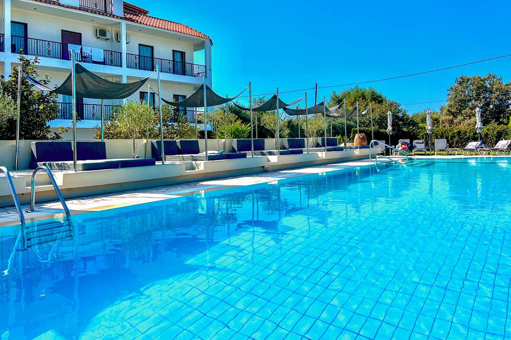 CFU_83132_Bruskos_Hotel_&_Suites_0324_12.jpg