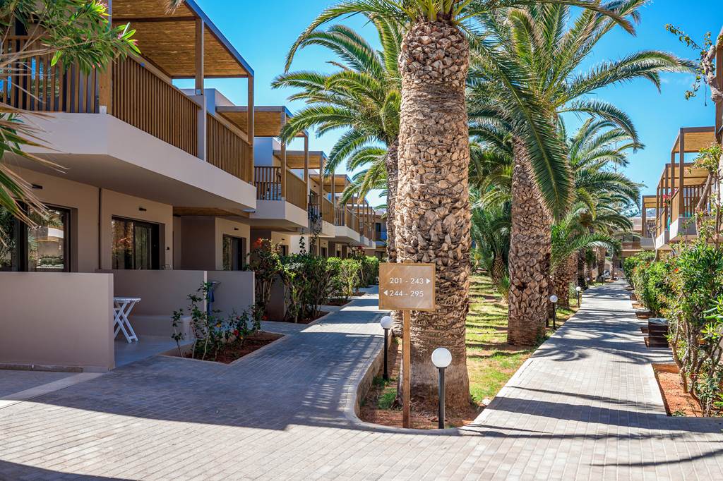 HER_81023_Stella_Village_0824_02.jpg