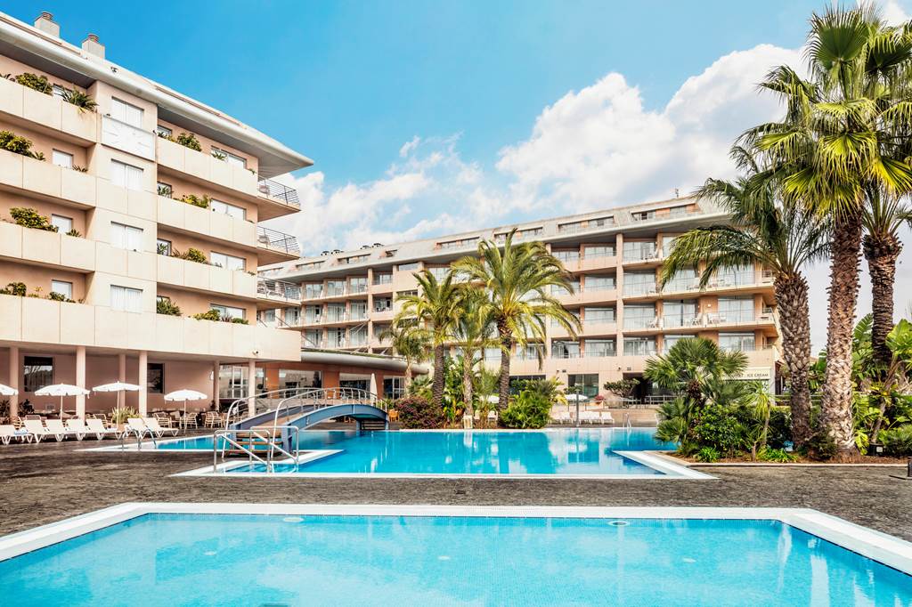 GRO_73328_Aqua_Hotel_Onabrava_0819_01.jpg