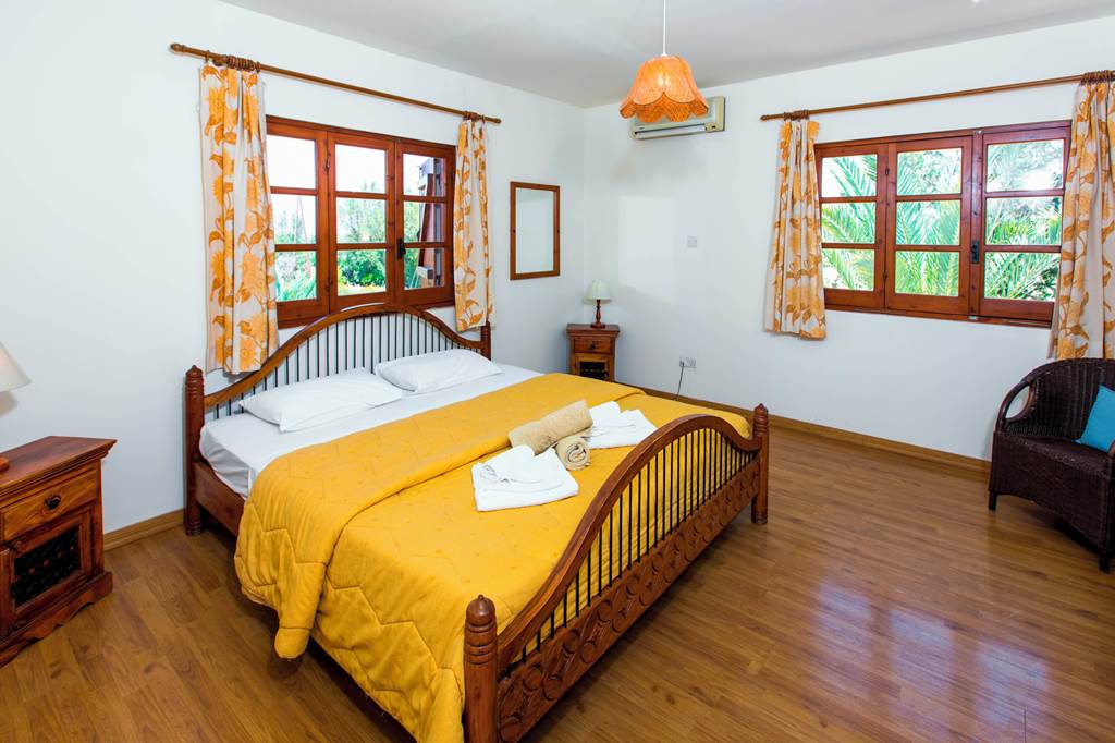PFO_88915_Z&X_Holiday_Villas_-_Villa_Pomos_Med_0125_07.jpg