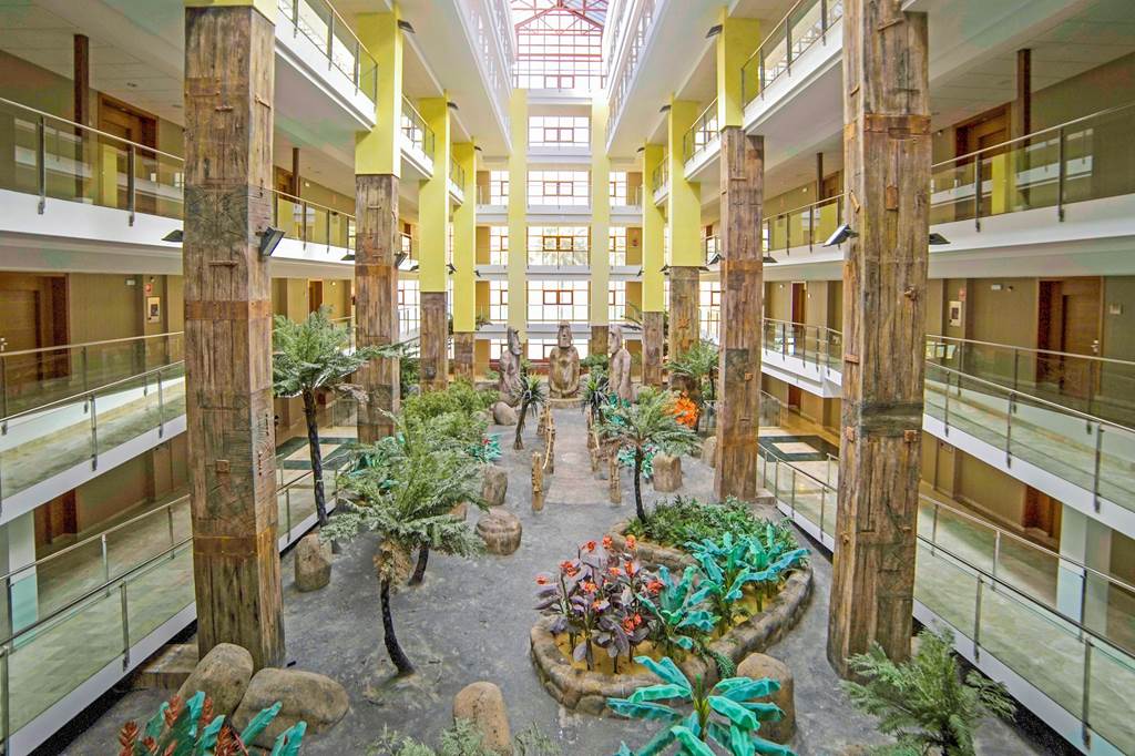 AGP_85398_Holiday_World_Polynesia_Hotel_0423_33.jpg