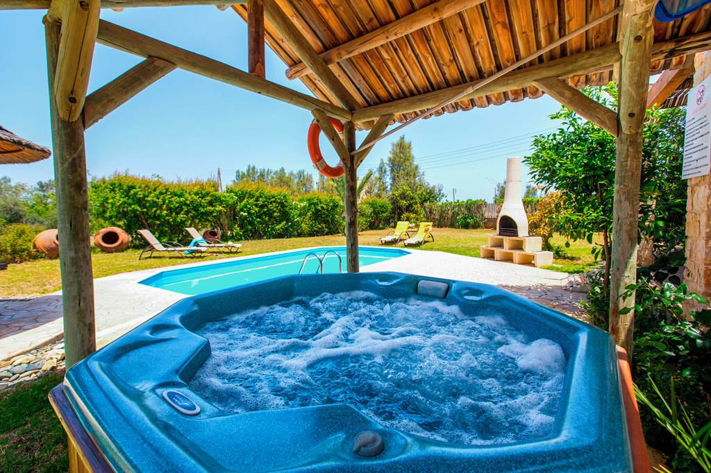 PFO_88915_Z&X_Holiday_Villas_-_Villa_Pomos_Med_0125_09.jpg