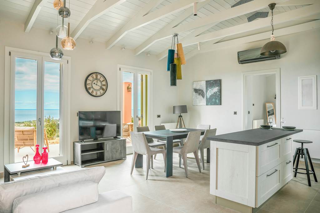 EFL_87733_Villa_Sea_and_Sky_0624_01.jpg