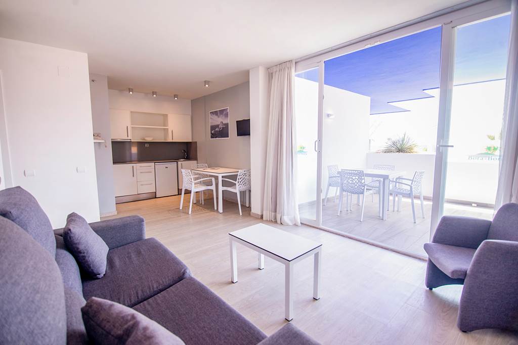 IBZ_85634_Bora_Bora_Apartments_0623_03.jpg