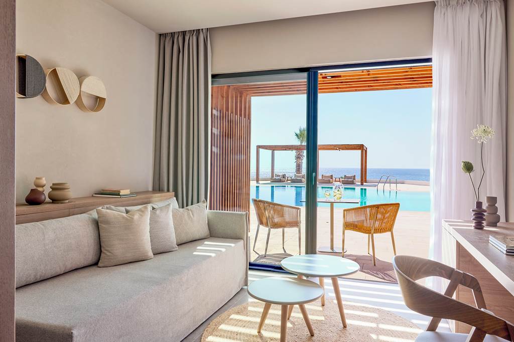 RHO_85402_Elissa_Lifestyle_Resort_0523_29.jpg