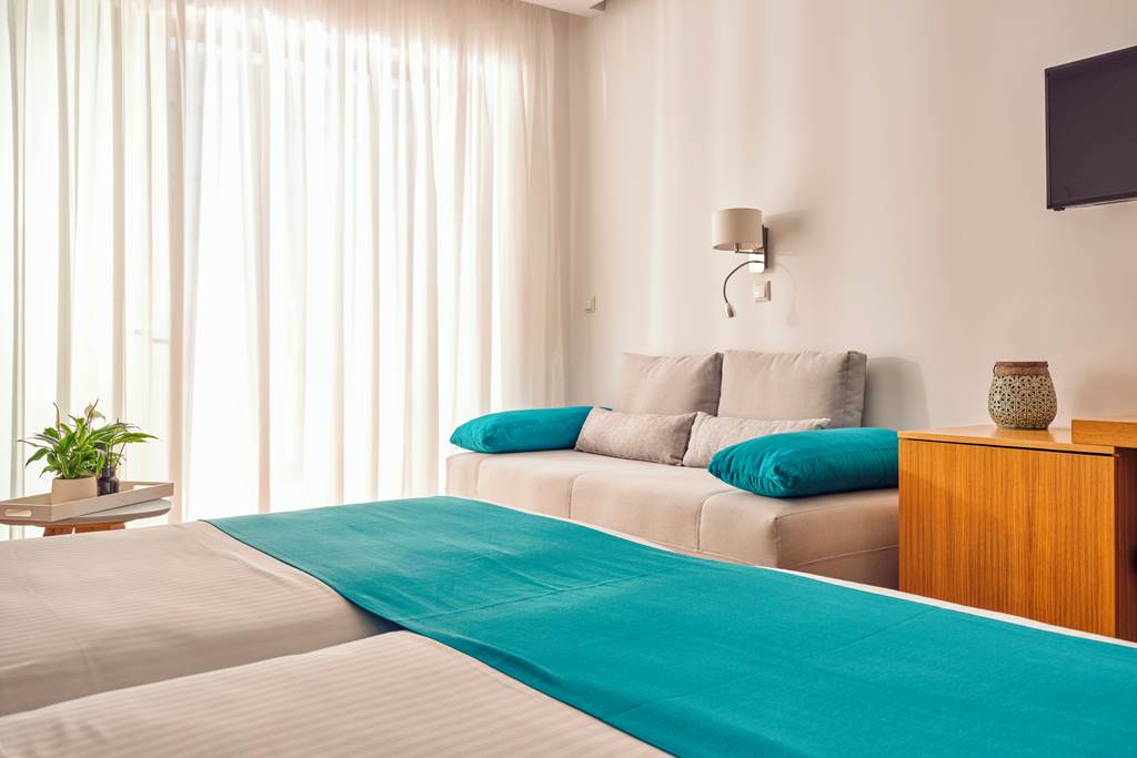 ZTH_83350_Cavo_Orient_Beach_Hotel_0922_04.jpg