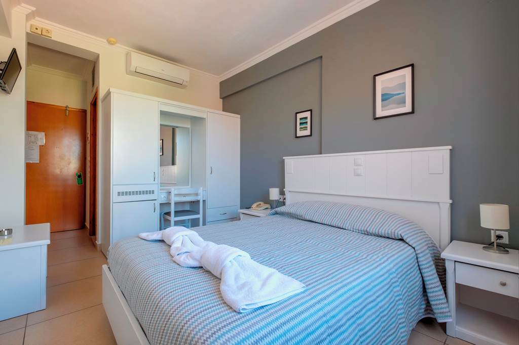 CFU_82795_Athina_Hotel_0221_08.jpg