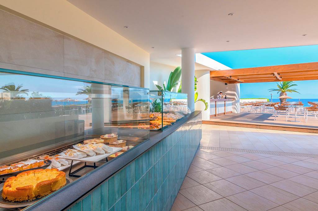 RHO_83378_Ixian_Grand_&_All_Suites_1024_09.jpg