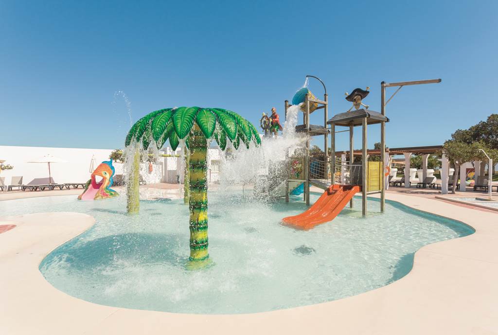IBZ_72616_Grand_Palladium_White_Island_Resort_Spa_1215_24.jpg