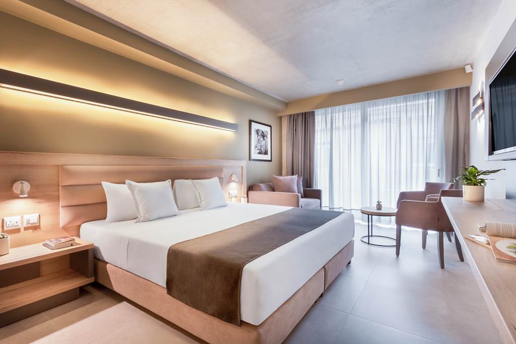 MLA_80448_ST_Azur_Hotel_1021_02.jpg