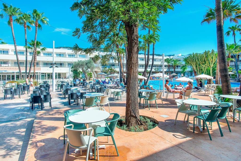 PMI_84368_FERGUS_Club_Palmanova_Park_0623_01.jpg
